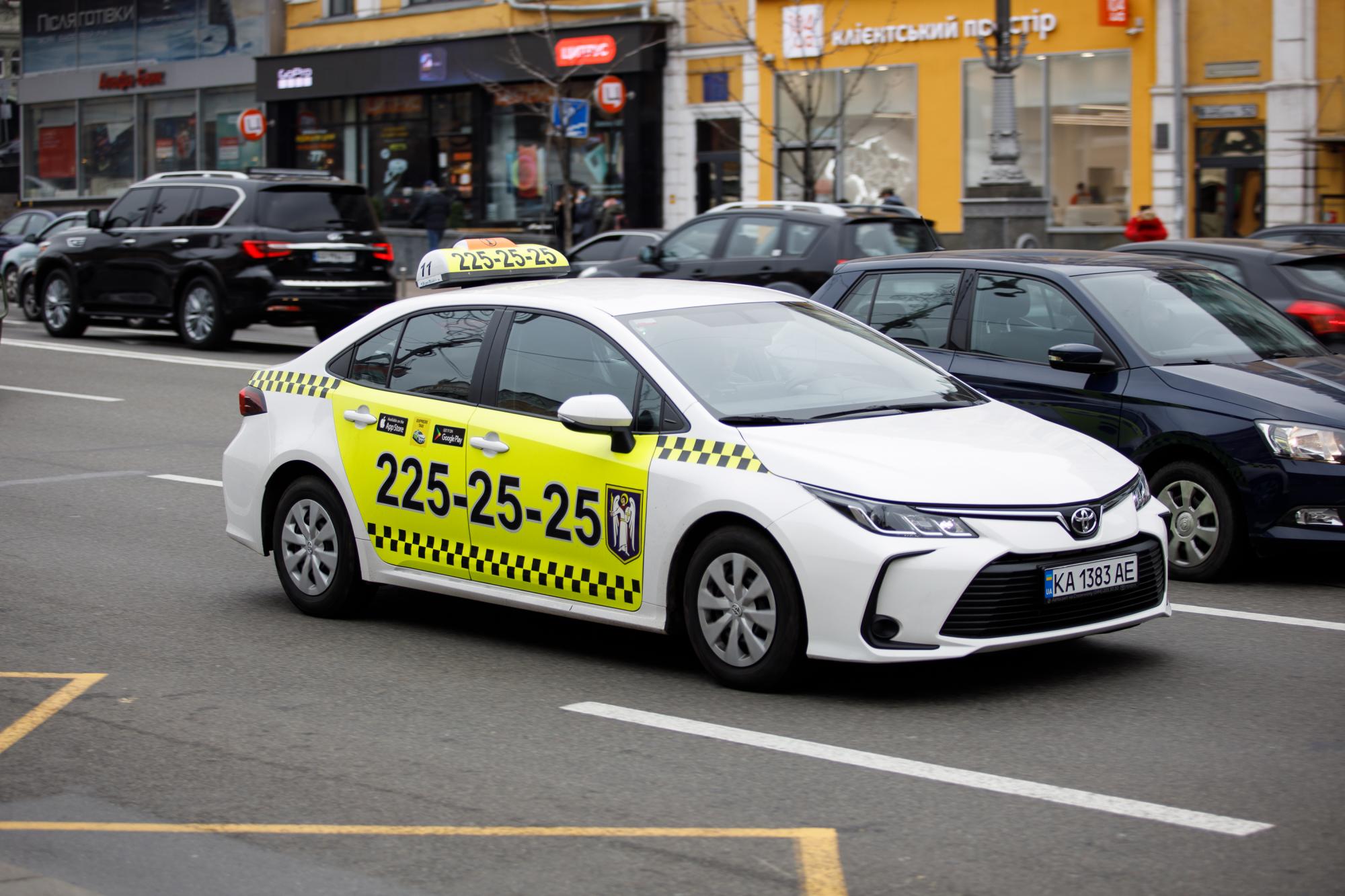 Страшний сон покупця: як не купити колишню машину таксі